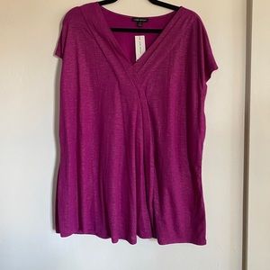 NWT Flattering pink glimmer v-neck tshirt sz 22/24